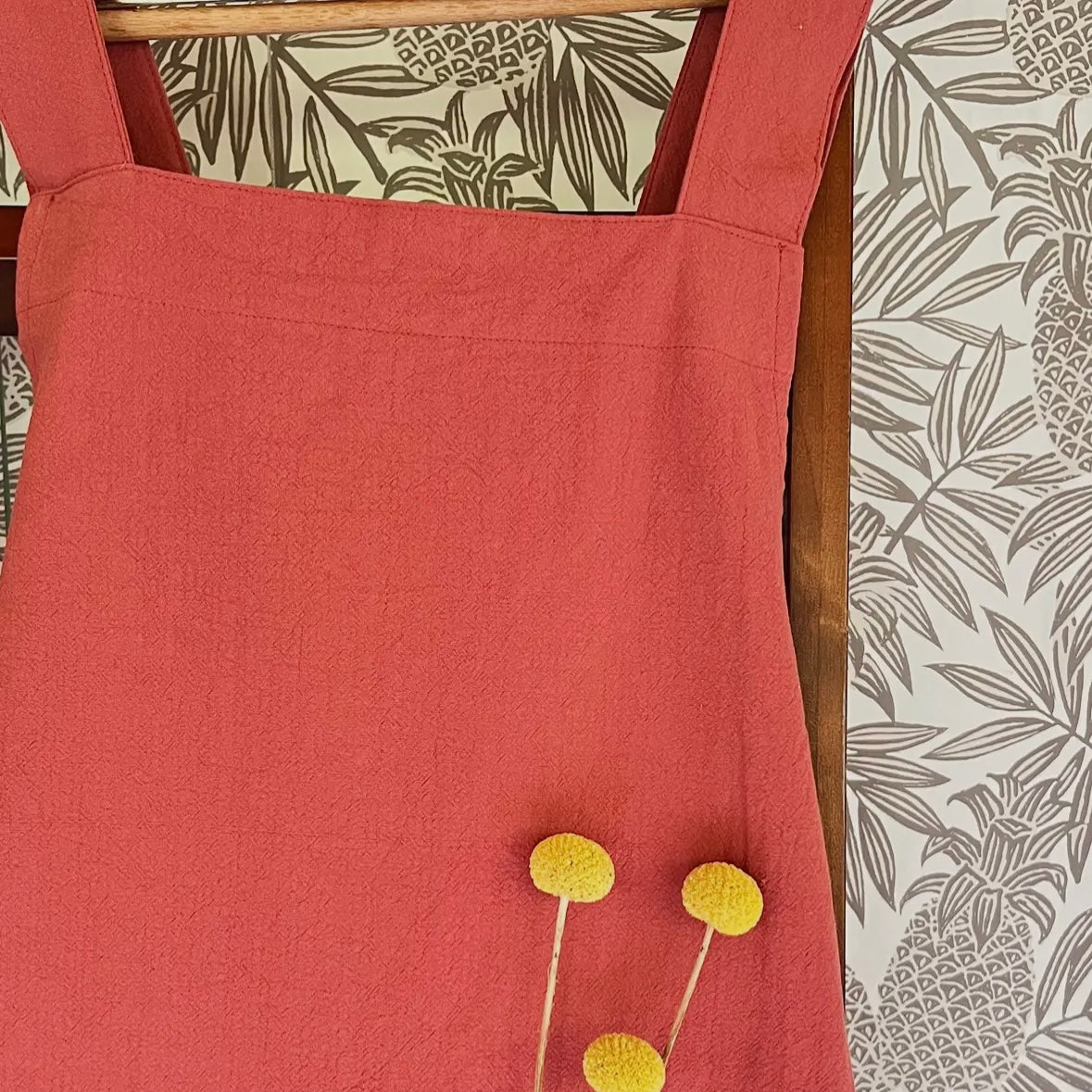 Cross Back Apron