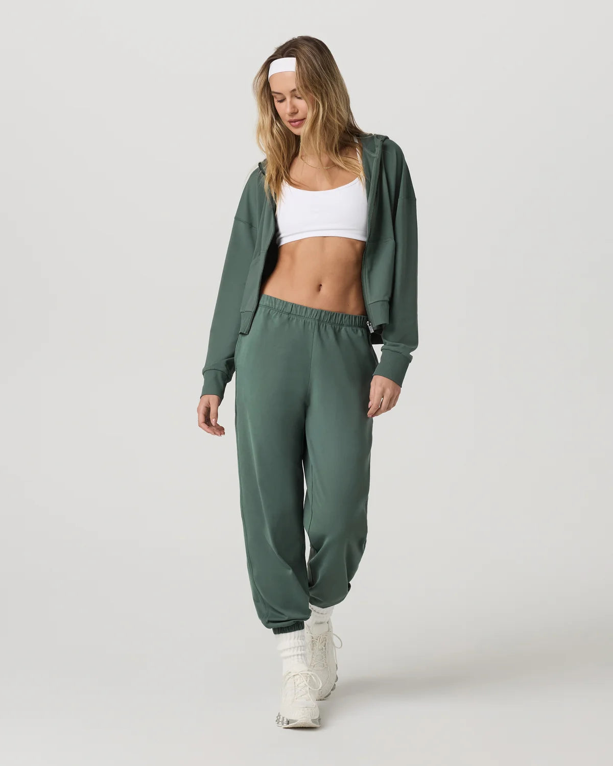 Vuori Women's Halo Modern Sweatpant Agate Green