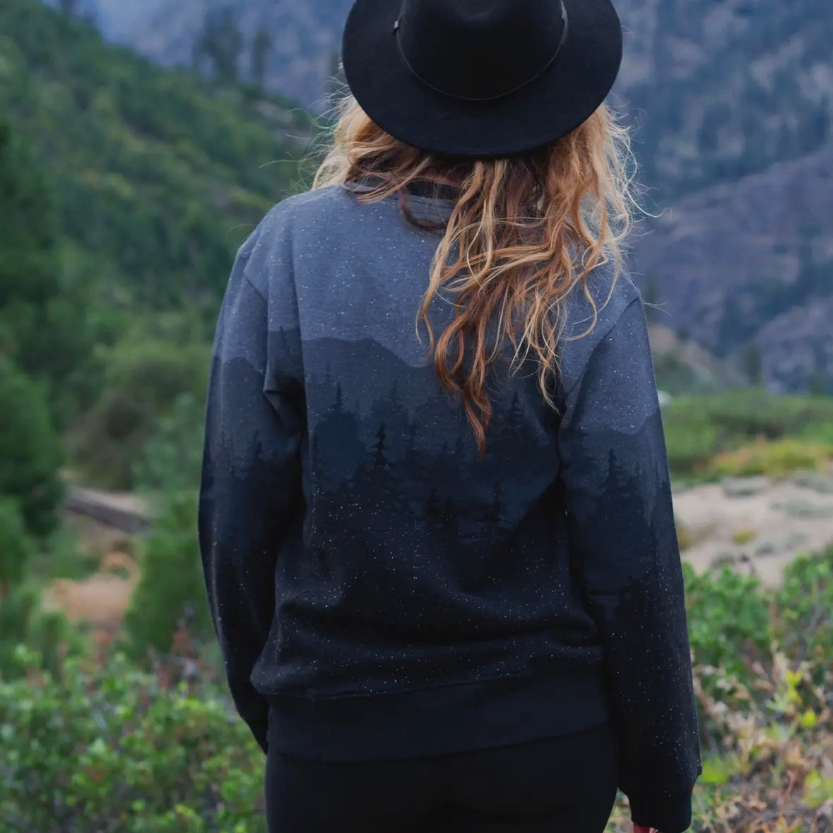Happy Earth Dark Frost Pullover
