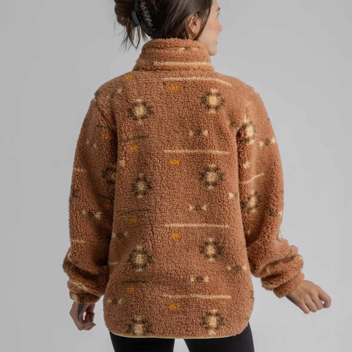 LIV Outdoors Women's Ainsley Plush Sherpa Pullover Lion Quail Aztec