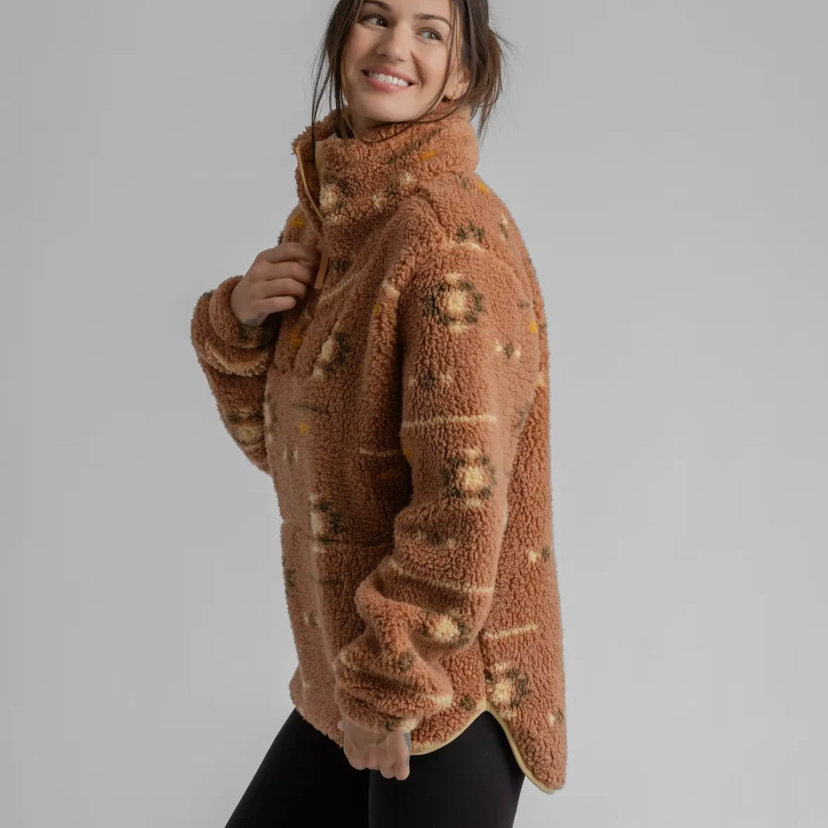 LIV Outdoors Women's Ainsley Plush Sherpa Pullover Lion Quail Aztec