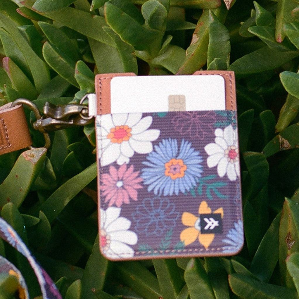 Thread Vertical Wallet