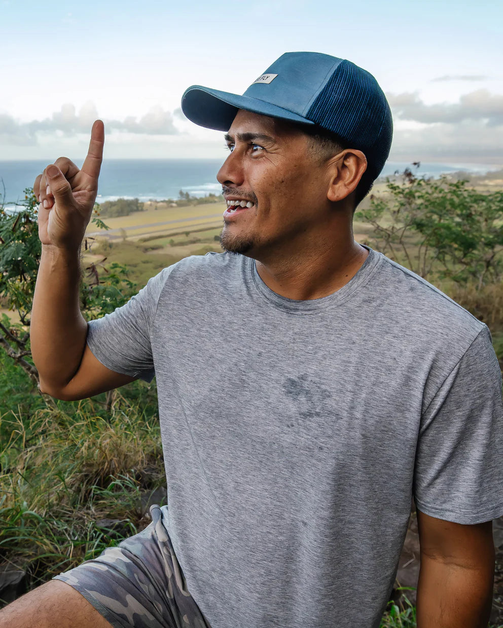 Free Fly Reverb Packable Trucker Hat - Pacific Blue
