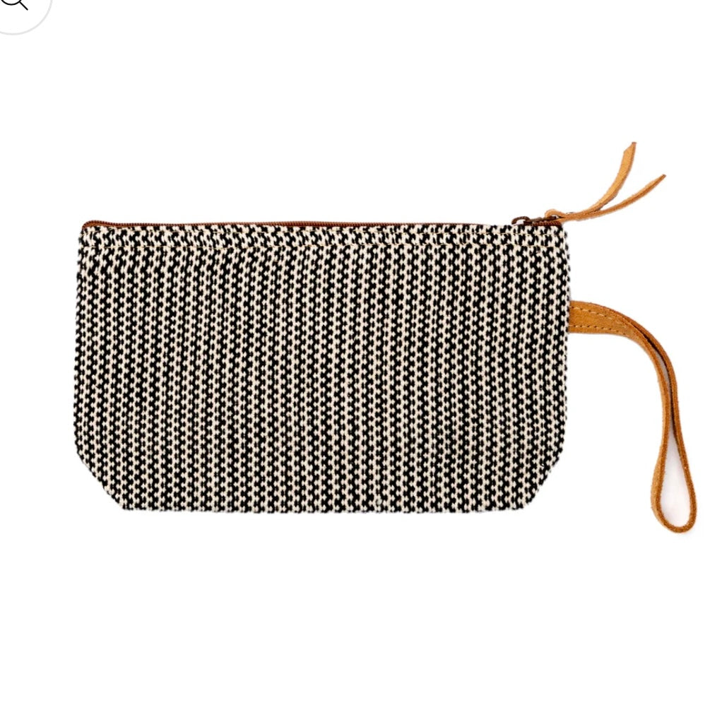 US Sherpa Himal Berry Clutch