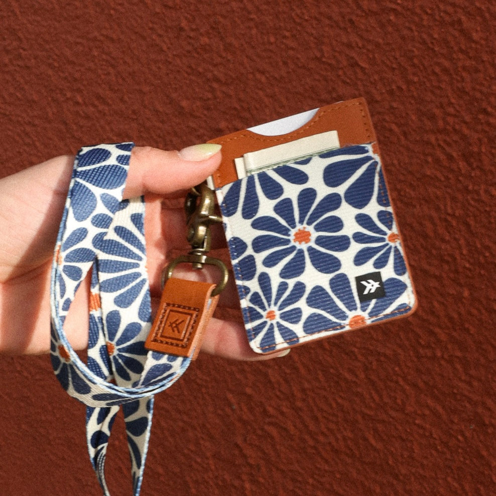 Thread Vertical Wallet