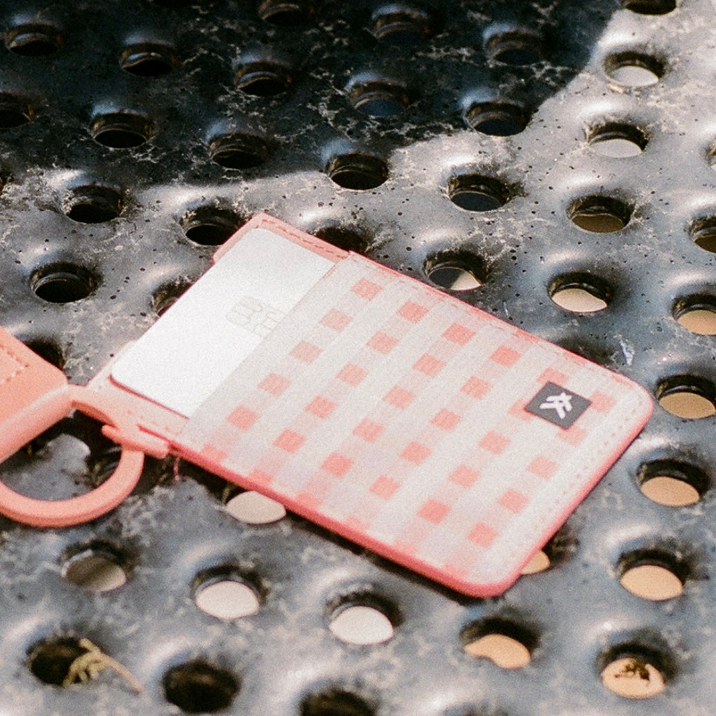 Thread Vertical Wallet