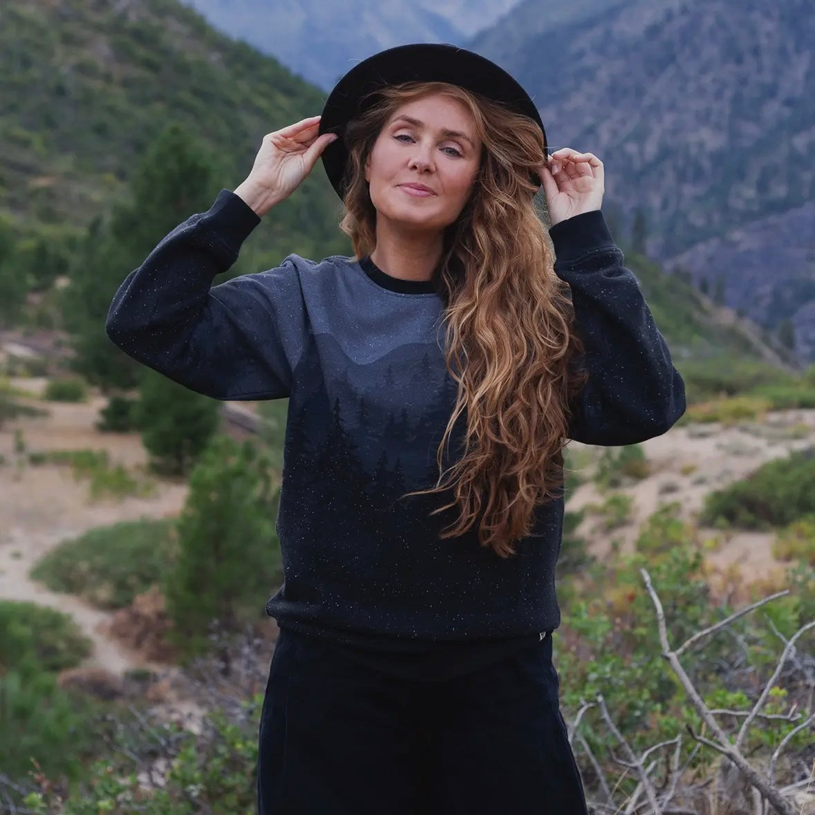 Happy Earth Dark Frost Pullover