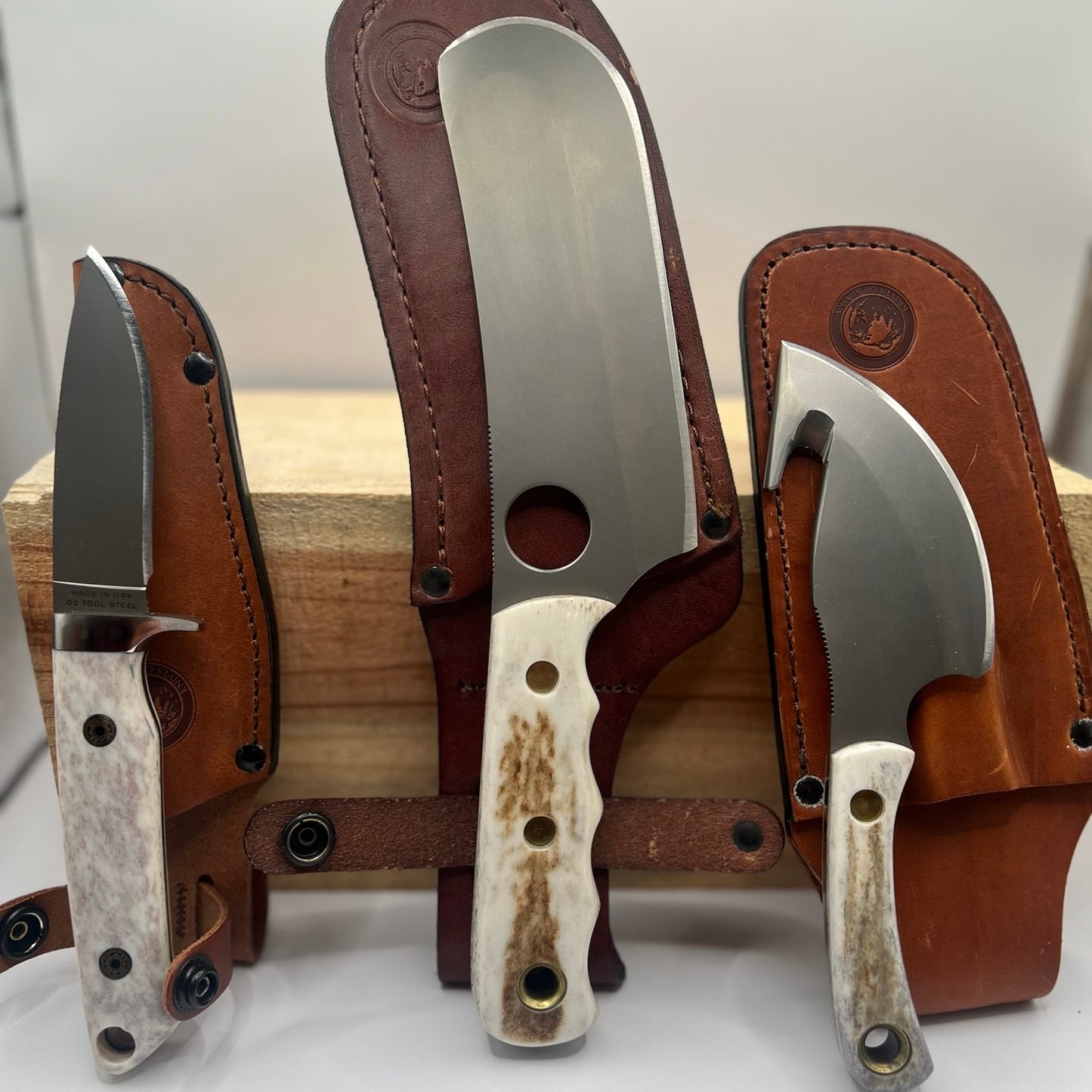 Knives of Alaska Light Hunter in genuine elk stag